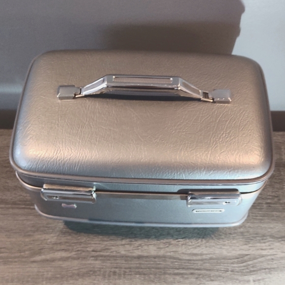 Vintage American Tourister Travel Train Case - Picture 2 of 7